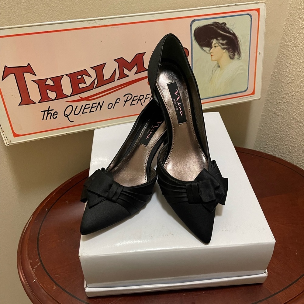 Nina  Satin Kitten Heels 6 1/2 NWOB